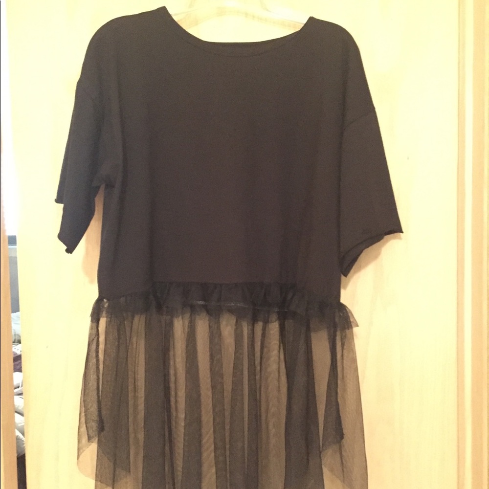 New w/o Tag Black Large Tulle Bottom Tunic